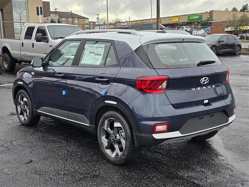 2026 Hyundai VENUE SEL w/Two-Tone Roof