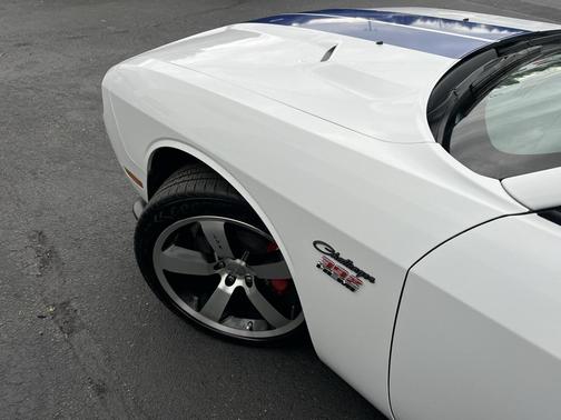 2011 Dodge Challenger SRT8