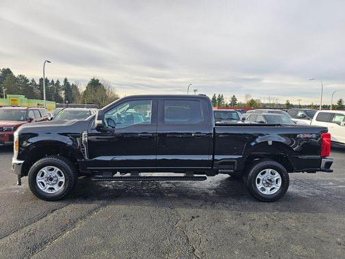 Agate Black Metallic 2026 Ford F-250 XLT