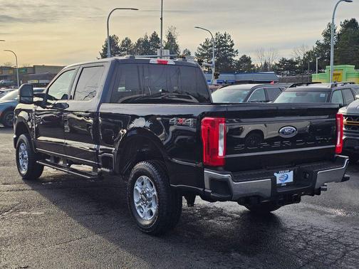 Agate Black Metallic 2026 Ford F-250 XLT