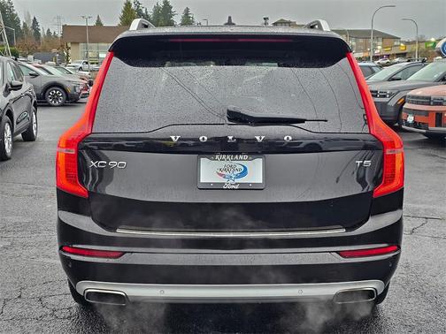 2017 Volvo XC90 T5 Momentum