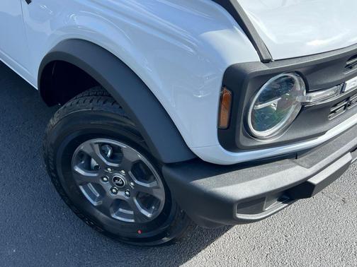 Oxford White 2026 Ford Bronco Big Bend