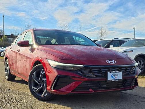 2025 Hyundai ELANTRA SEL