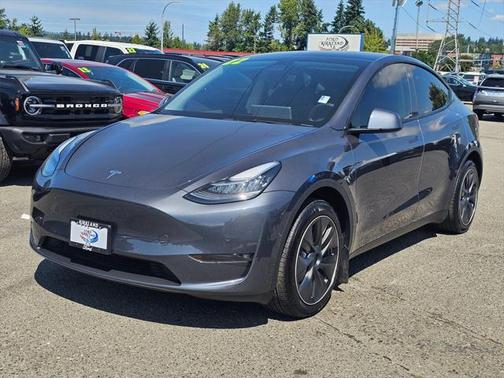 2022 Tesla Model Y Long Range Dual Motor All-Wheel Drive