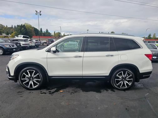 2022 Honda Pilot Touring 8-Passenger