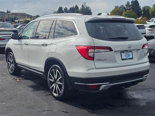 2022 Honda Pilot Touring 8-Passenger