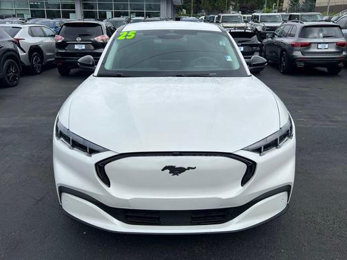 Star White Metallic Tri-Coat 2025 Ford Mustang Mach-E Premium