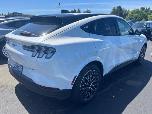 Star White Metallic Tri-Coat 2025 Ford Mustang Mach-E Premium