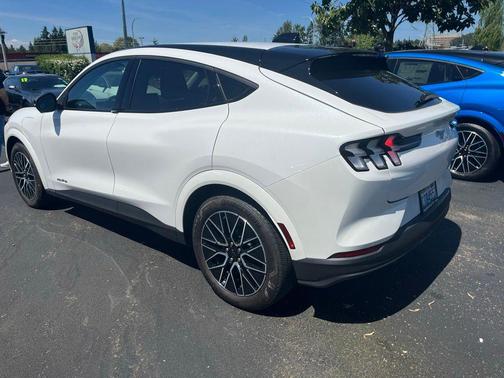 Star White Metallic Tri-Coat 2025 Ford Mustang Mach-E Premium