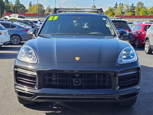 2023 Porsche Cayenne Platinum Edition