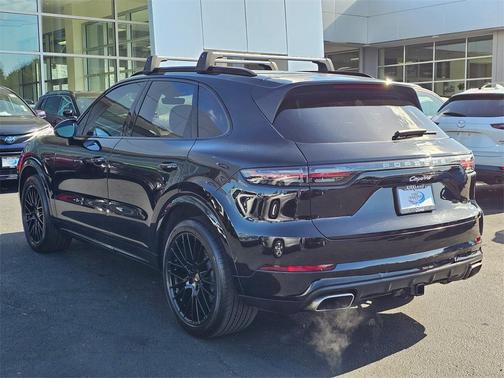 2023 Porsche Cayenne Platinum Edition