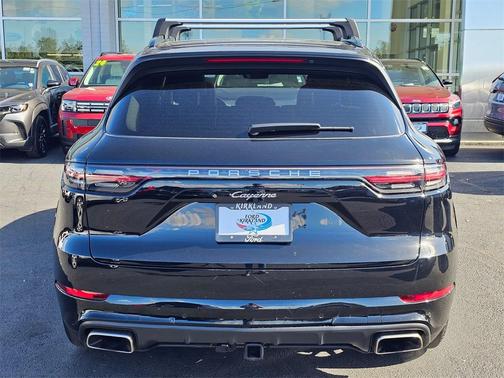 2023 Porsche Cayenne Platinum Edition