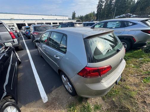 2017 Volkswagen Golf TSI S 4-Door