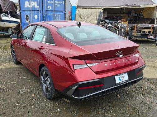 2025 Hyundai ELANTRA Limited