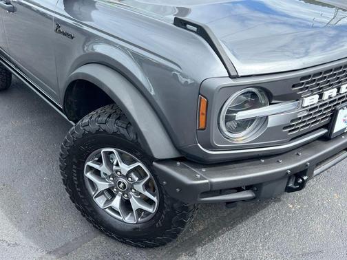 Carbonized Gray Metallic 2023 Ford Bronco Badlands
