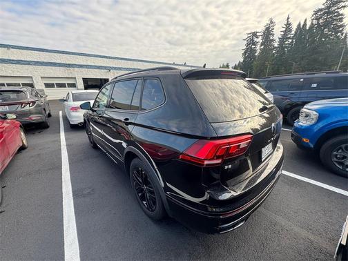 2022 Volkswagen Tiguan 2.0T SE R-Line Black 4MOTION