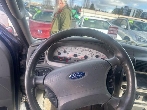 Dark Blue Pearl Clearcoat Metallic 2004 Ford Explorer Sport Trac XLT