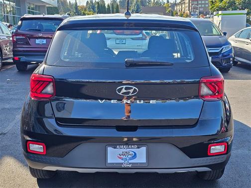 2023 Hyundai VENUE SE
