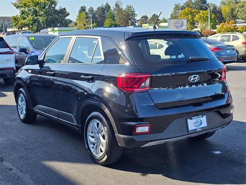 2023 Hyundai VENUE SE