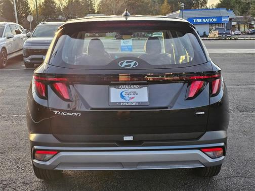2026 Hyundai TUCSON SE