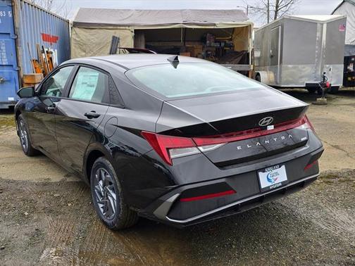 2025 Hyundai ELANTRA HEV Blue