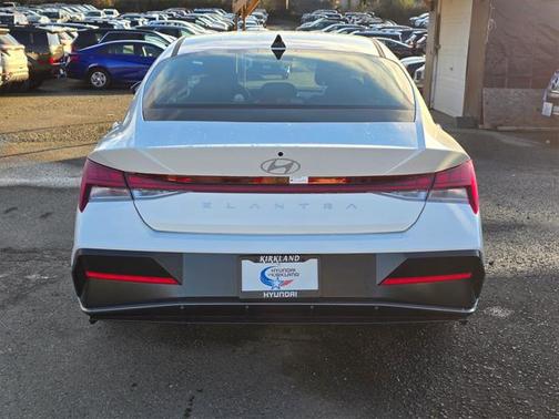 2025 Hyundai ELANTRA SEL