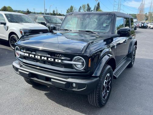 Shadow Black 2026 Ford Bronco Outer Banks