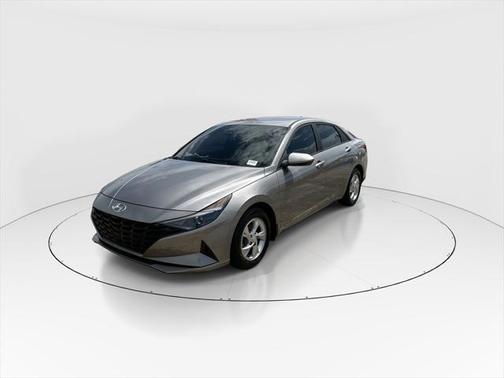 2023 Hyundai ELANTRA SE