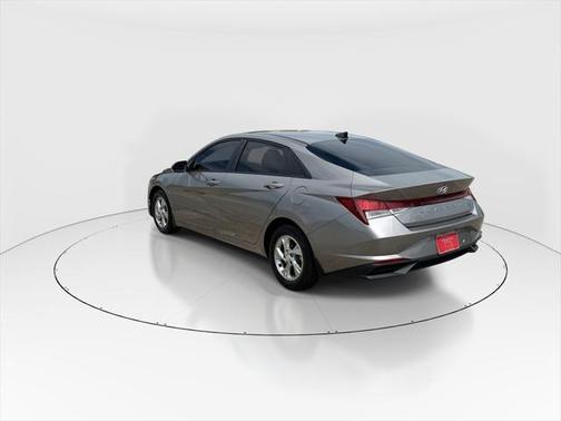 2023 Hyundai ELANTRA SE