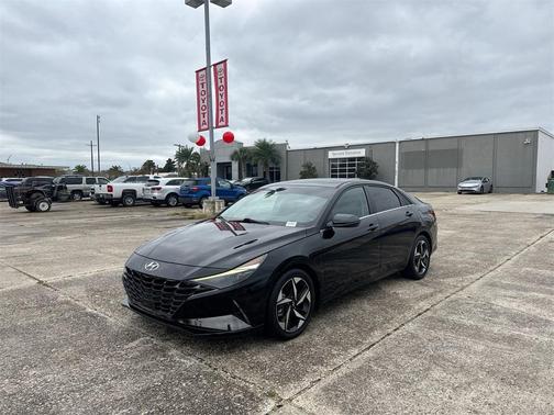 2023 Hyundai ELANTRA Limited