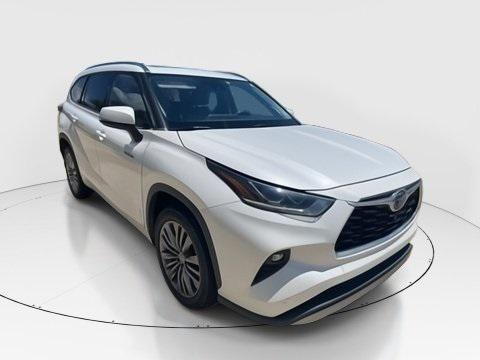 2020 Toyota Highlander Hybrid Platinum