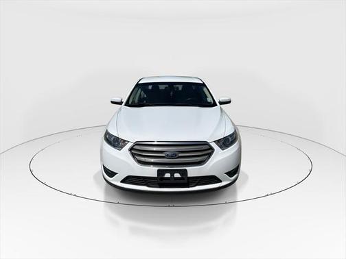 2018 Ford Taurus SEL
