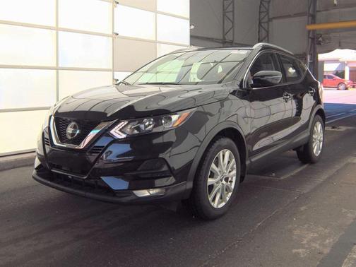 2022 Nissan Rogue Sport SV