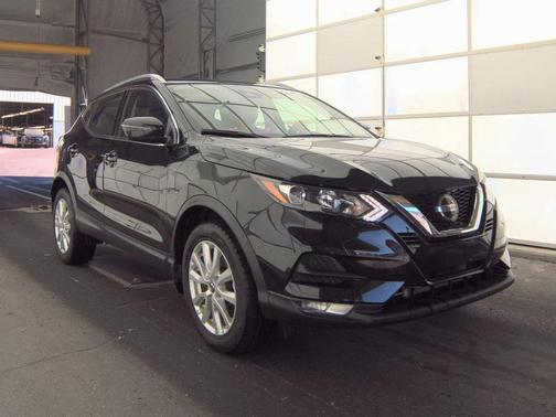 2022 Nissan Rogue Sport SV