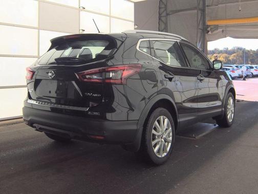 2022 Nissan Rogue Sport SV