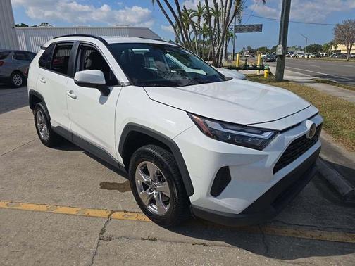 2023 Toyota RAV4 XLE