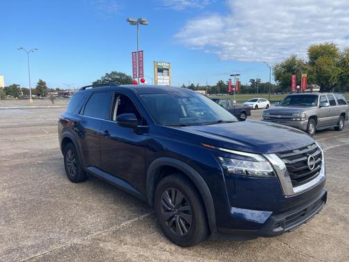 2022 Nissan Pathfinder SV 2WD