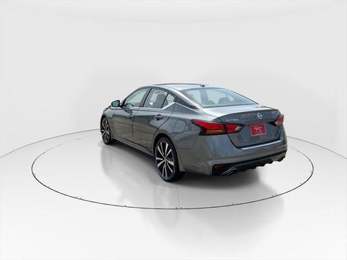 2021 Nissan Altima SR FWD
