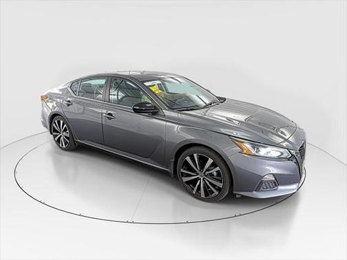 2021 Nissan Altima SR FWD