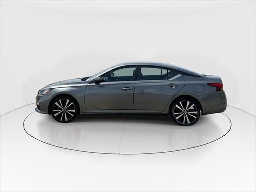 2021 Nissan Altima SR FWD