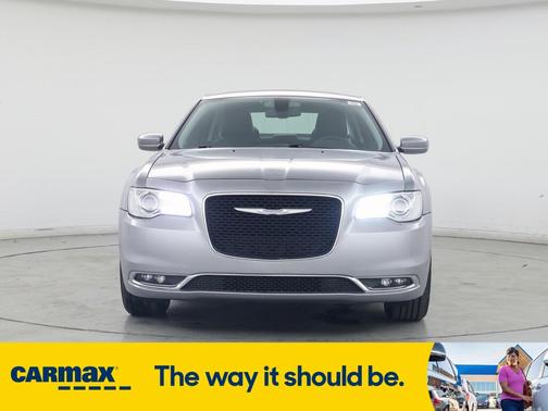2017 Chrysler 300 Limited