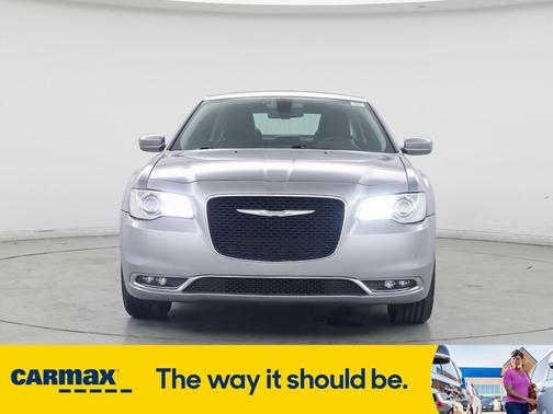 2017 Chrysler 300 Limited