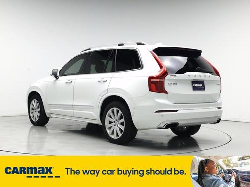 2017 Volvo XC90 T6 Momentum