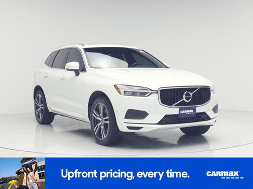 White 2018 Volvo XC60 T6 Momentum