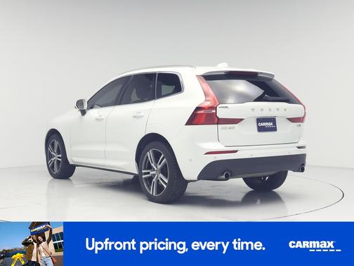 White 2018 Volvo XC60 T6 Momentum