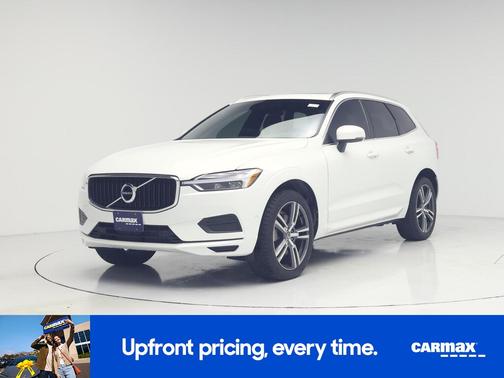 White 2018 Volvo XC60 T6 Momentum