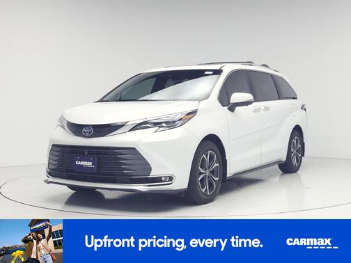 White 2025 Toyota Sienna Platinum