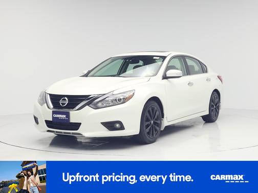 White 2016 Nissan Altima SL