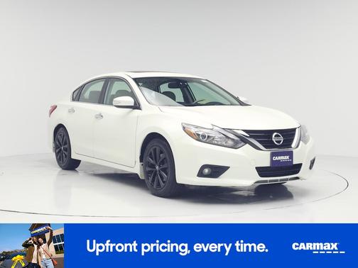 White 2016 Nissan Altima SL
