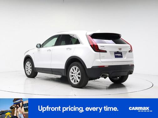 White 2023 Cadillac XT4 Luxury